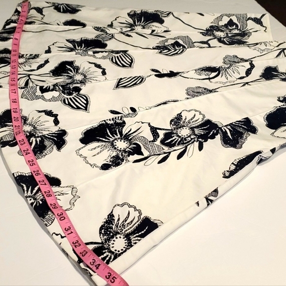 Yansi Fugel Skirt size 10 Black and white Very good condition - Picture 10 of 12